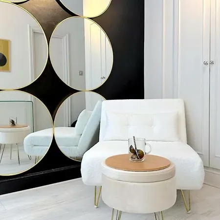 Chelsea Cloisters Luxury Stay